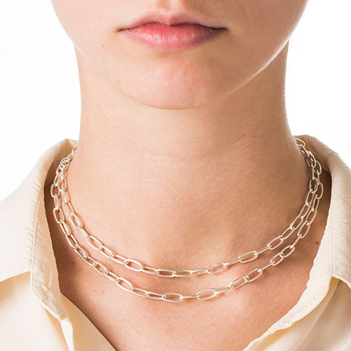 cadena-plata-collar-con-modelo